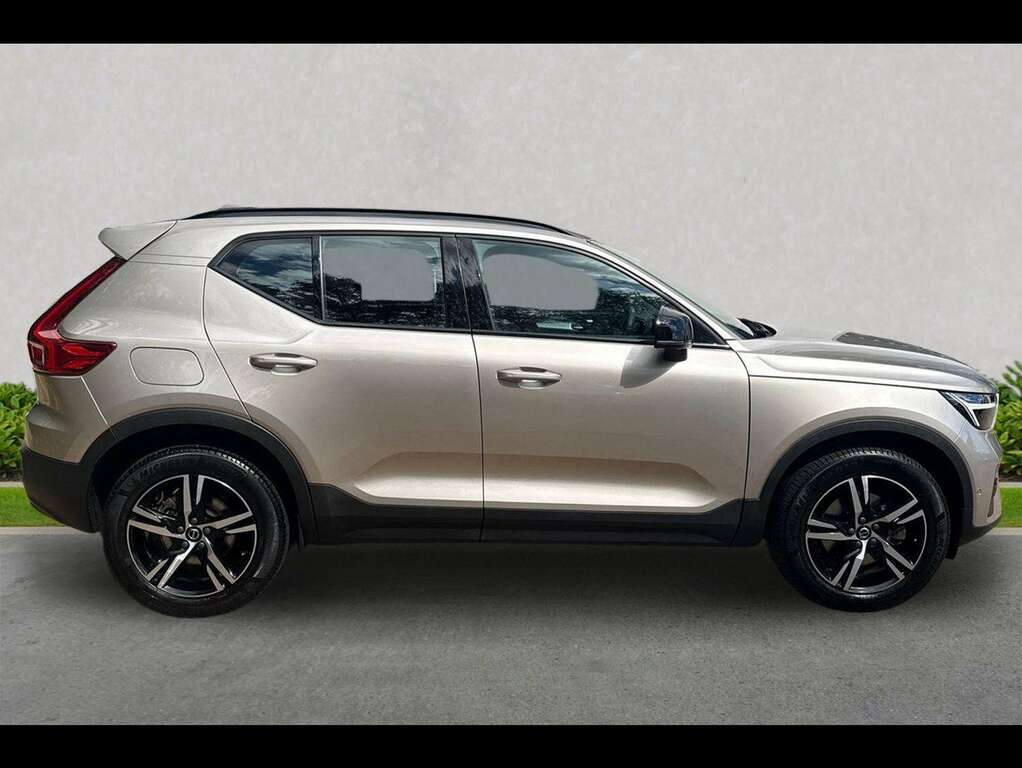 Volvo XC40 2.0 B4p Plus Dark RA73EZJ Gold #3