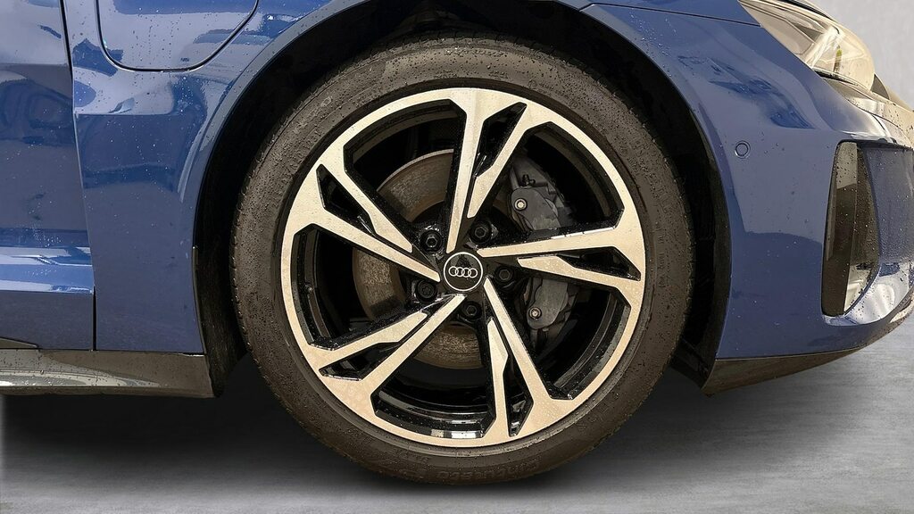 Audi E Tron GT 93.4Kwh Saloon Quattro 476 Ps Blue #4