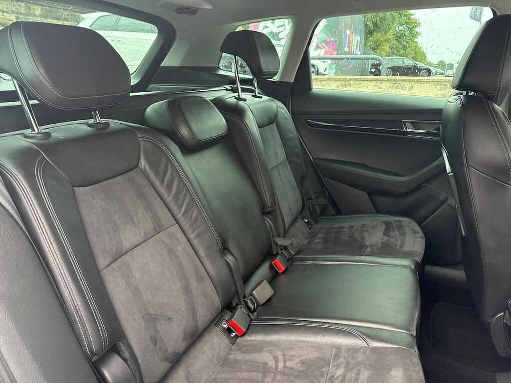 Skoda Karoq Edition Green #16