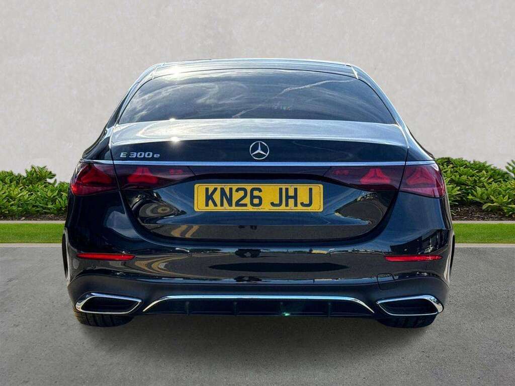 Mercedes-Benz E Class E300e Amg Line Premium 9G-tronic Black #4