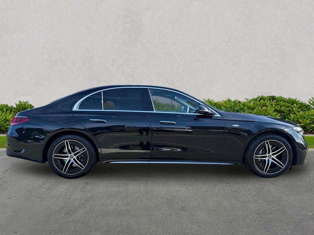 Mercedes-Benz E Class E300e Amg Line Premium 9G-tronic Black #3