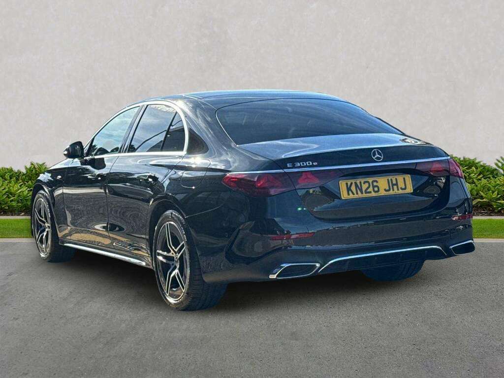 Mercedes-Benz E Class E300e Amg Line Premium 9G-tronic Black #2