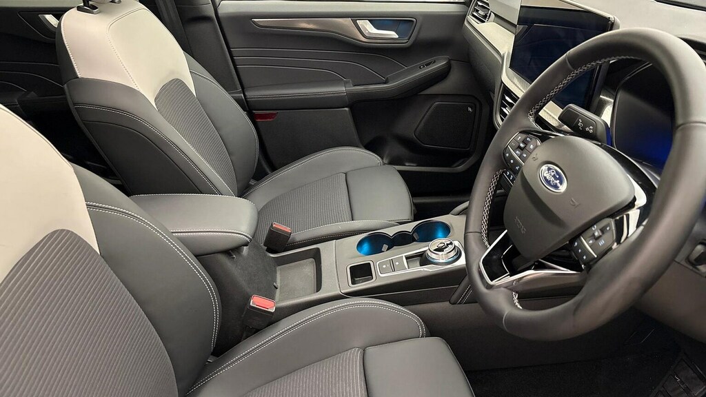 Ford Kuga St-line White #15