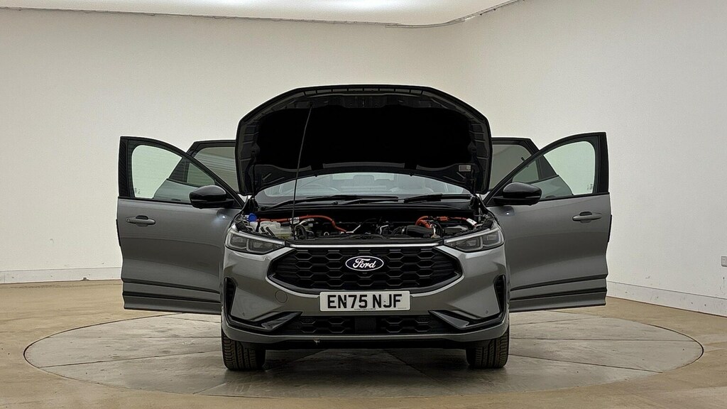 Ford Kuga St-line White #21