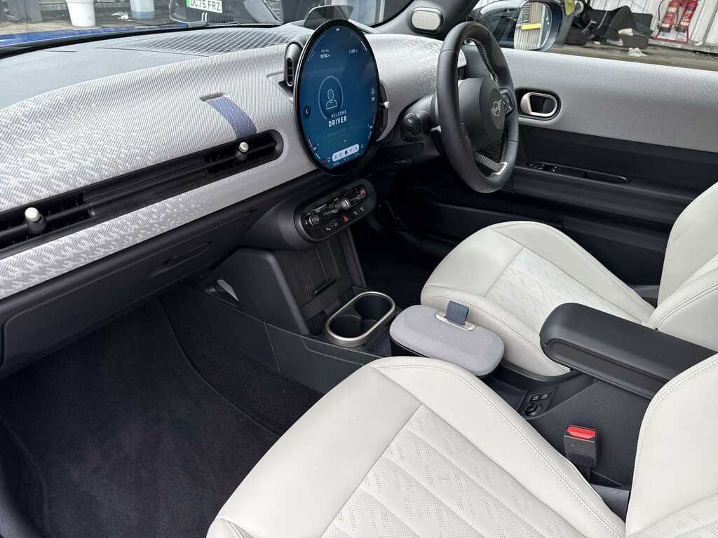 Mini Hatch 1.5 C Exclusive DG74YFY Blue #6