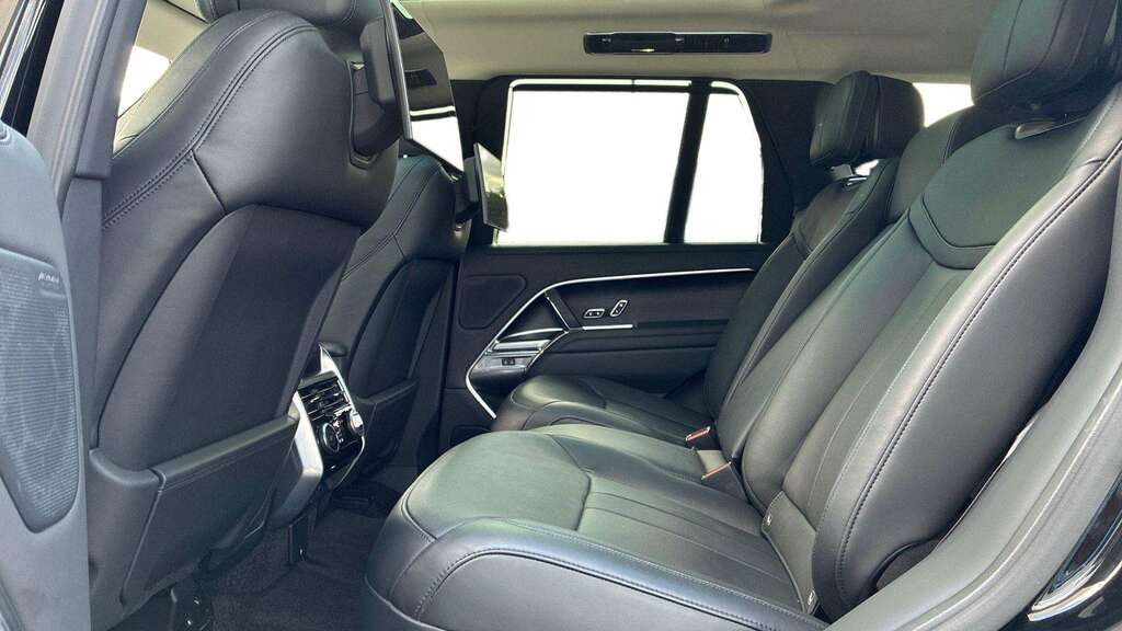 Land Rover Range Rover 4.4 P530 V8 First Edition Black #4