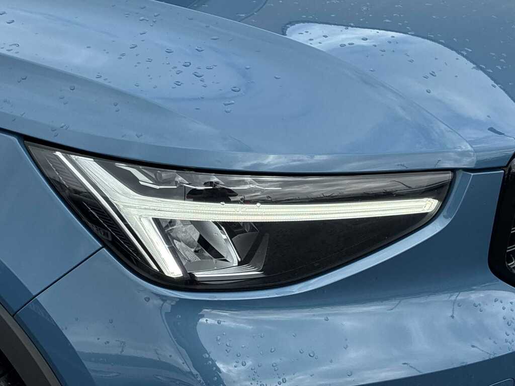 Volvo XC40 2.0 B3p Plus Dark SB23VJA Blue #5