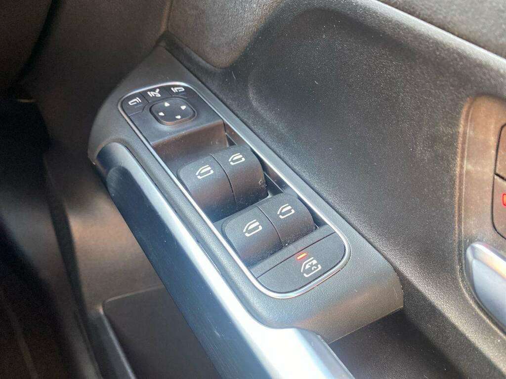 Mercedes-Benz GLB Class Automatic Black #21