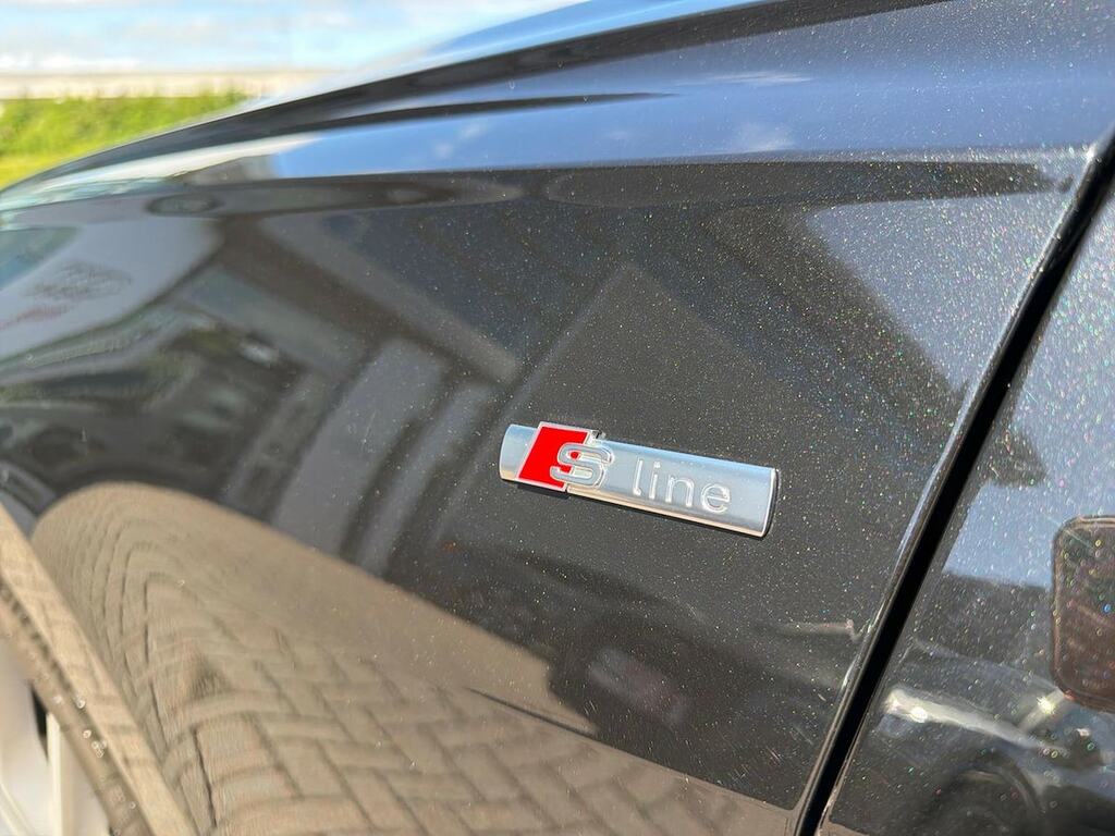 Audi A6 Saloon Black Edition Blue #35