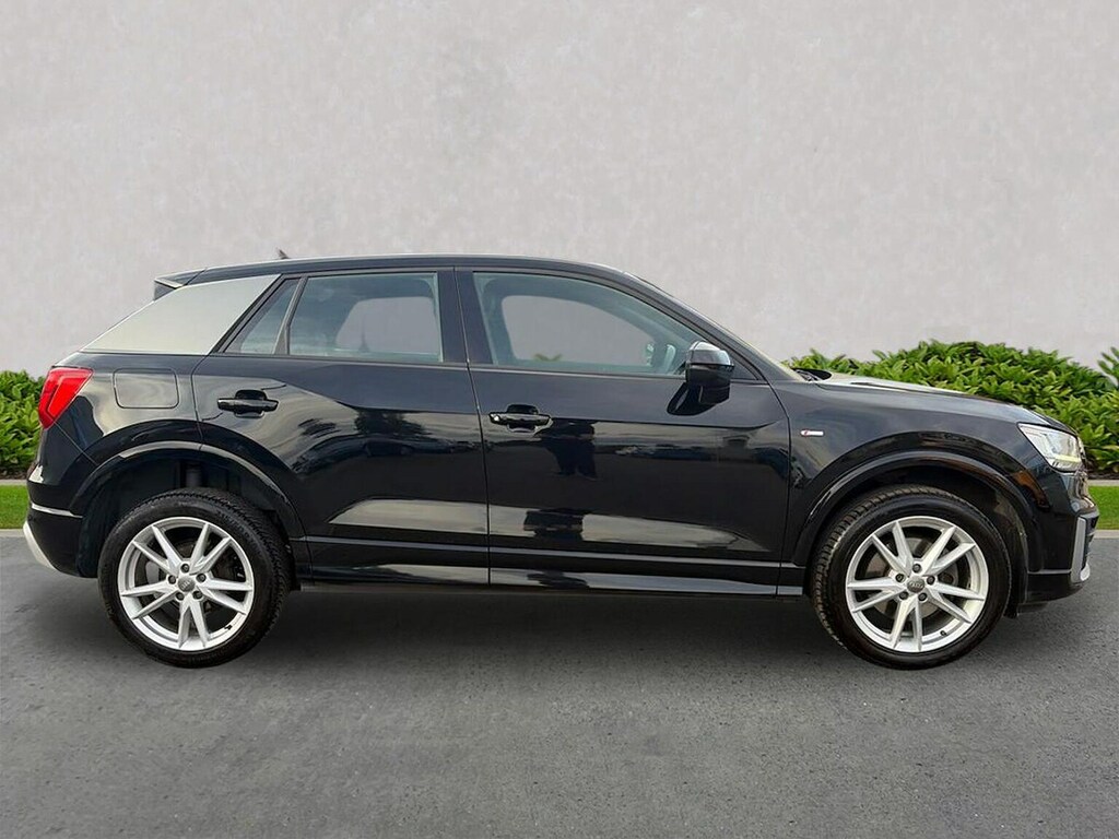 Audi Q2 30 Tfsi S Line S Tronic Black #3