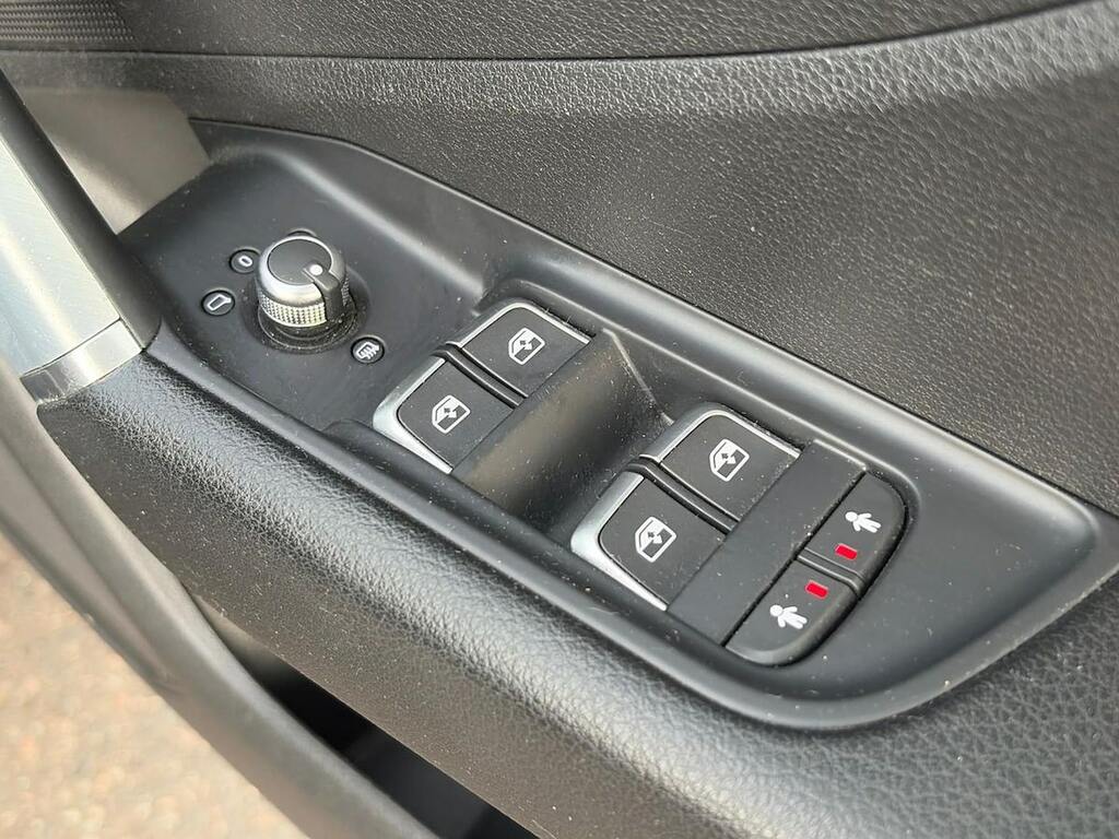 Audi Q2 Tdi S Line Blue #19