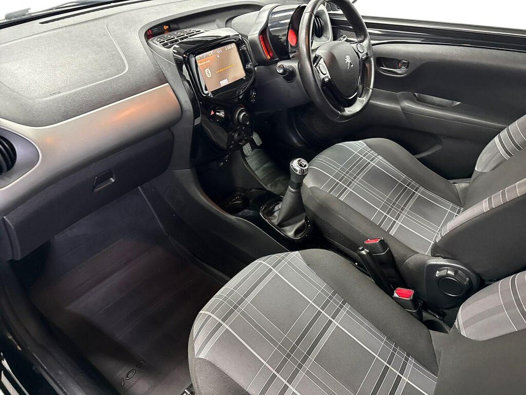 Peugeot 108 Active Red #7