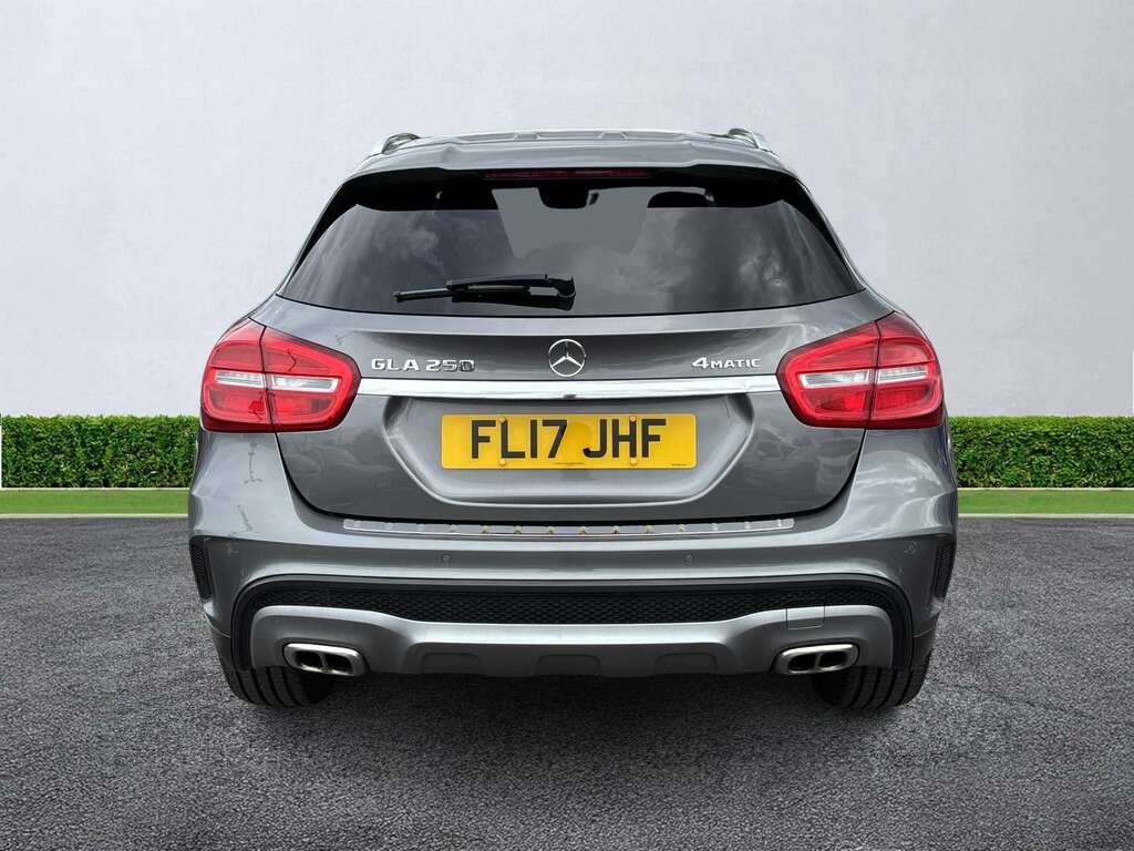 Mercedes-Benz GLA Class Gla 250 4Matic Amg Line Premium Plus Grey #4