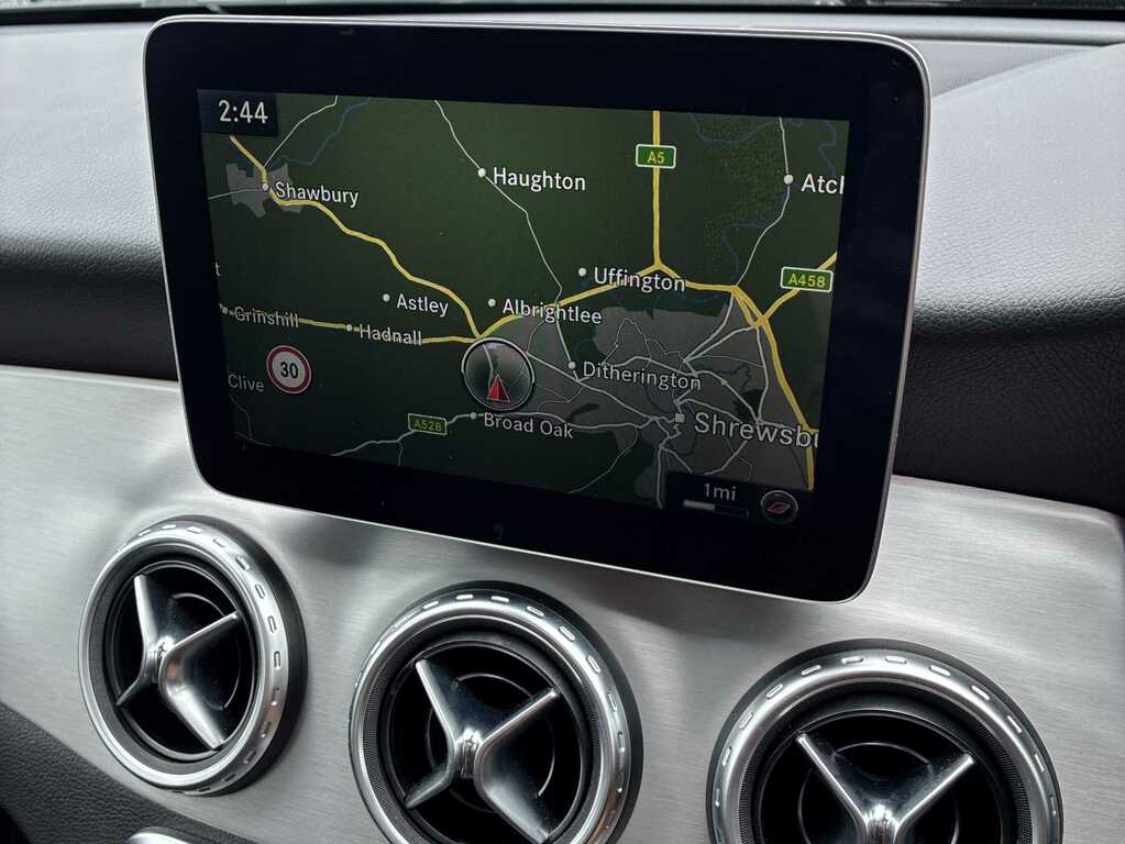 Mercedes-Benz GLA Class Se Grey #25
