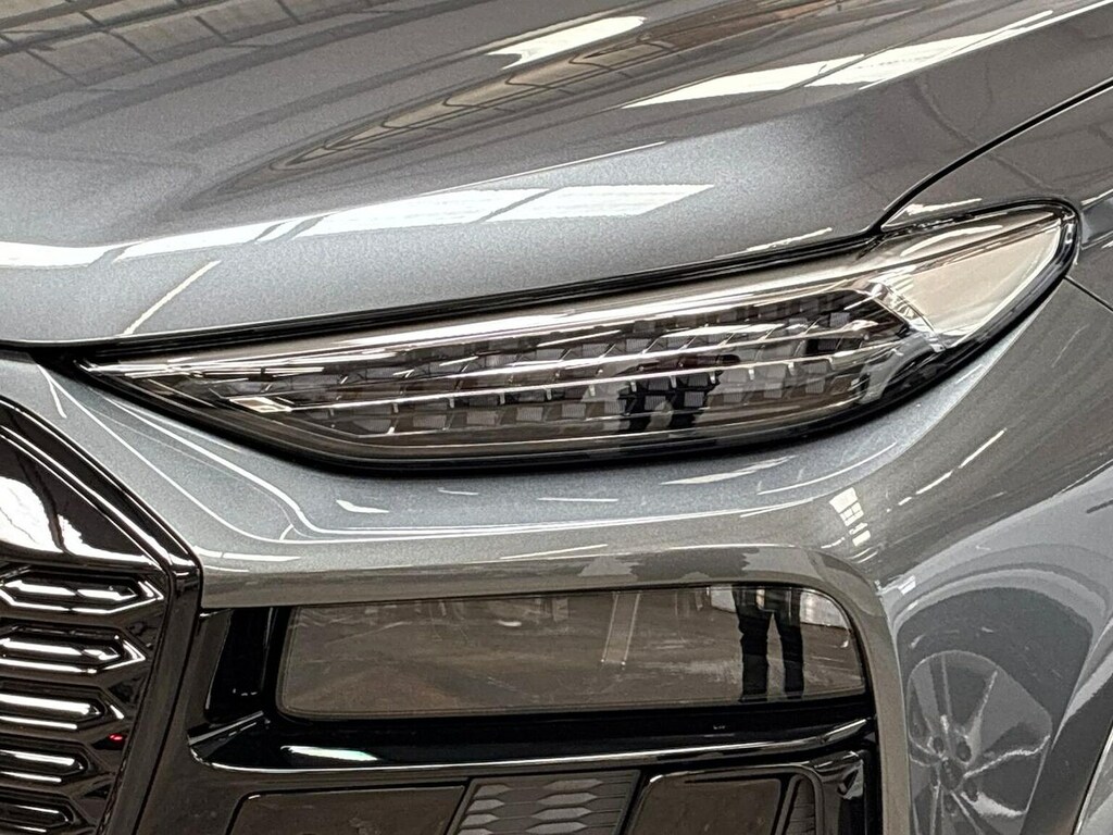 Audi SQ6 E-Tron Suv Black Edition E-tron 36000 Kw Technology Pack Black #34
