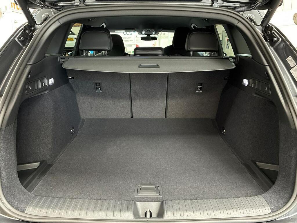 Audi SQ6 E-Tron Suv Black Edition E-tron 36000 Kw Technology Pack Black #17