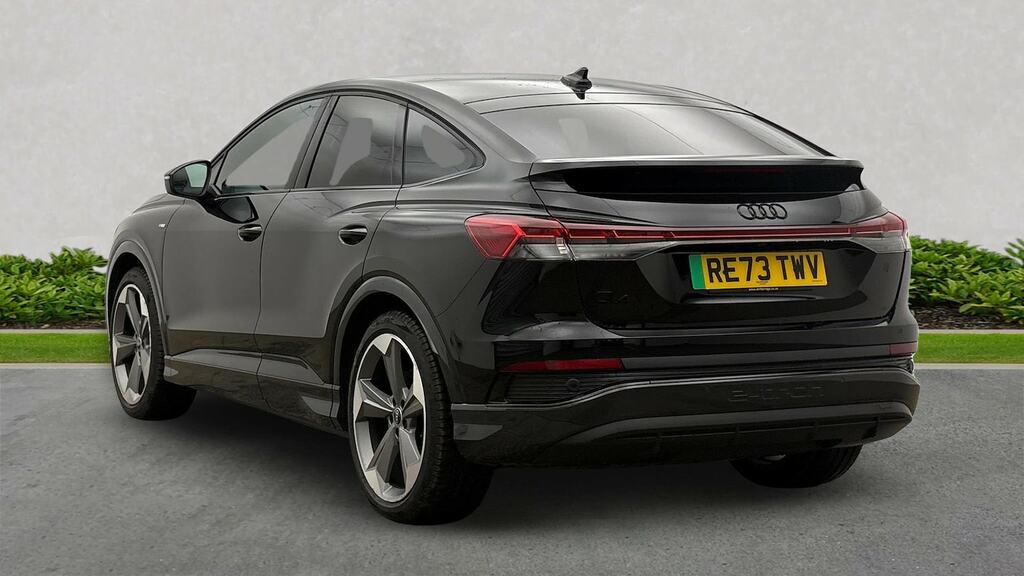Audi Q4 E Tron 150Kw 40 82Kwh Black Edition Tech Pack RE73TWV Black #2