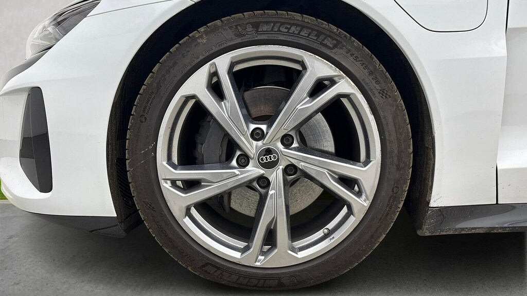 Audi E Tron GT 93.4Kwh Saloon Quattro 476 Ps Grey #4