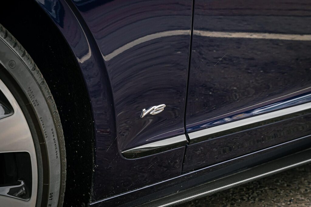 Bentley Flying Spur Hybrid #11