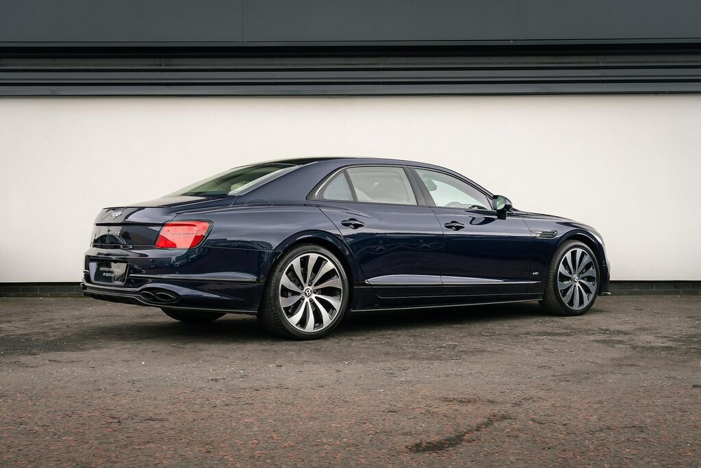 Bentley Flying Spur 4.0 V8 Mulliner Driving Spec Citytour Blue #4