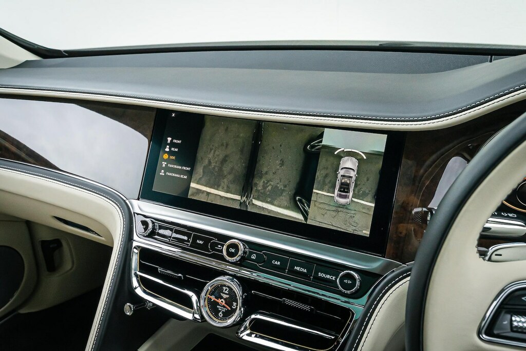Bentley Flying Spur Hybrid #37