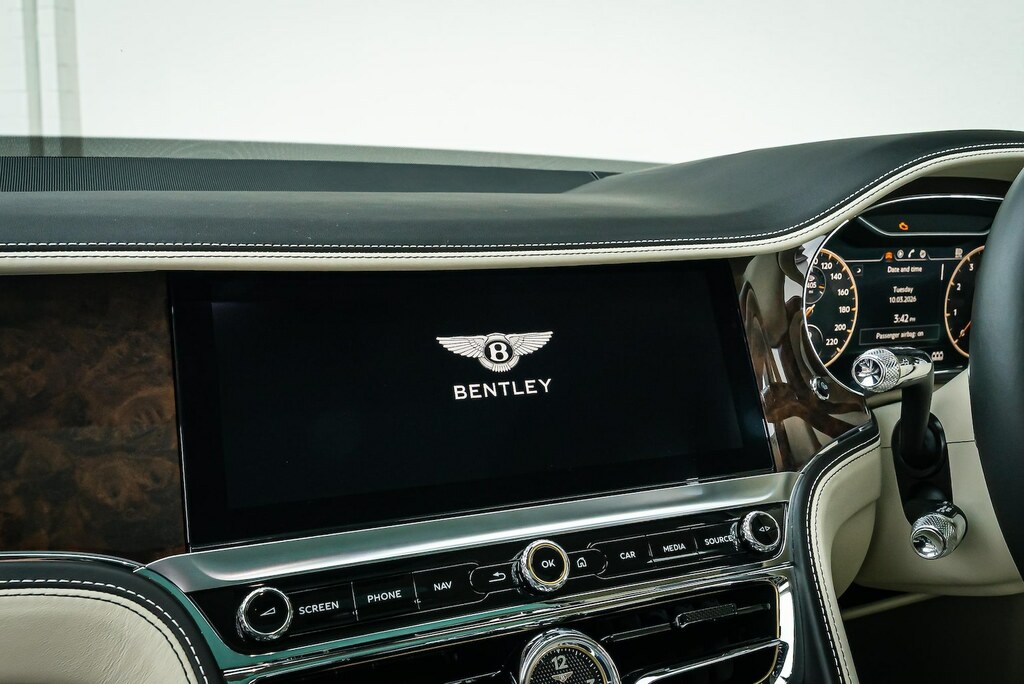 Bentley Flying Spur Hybrid #19