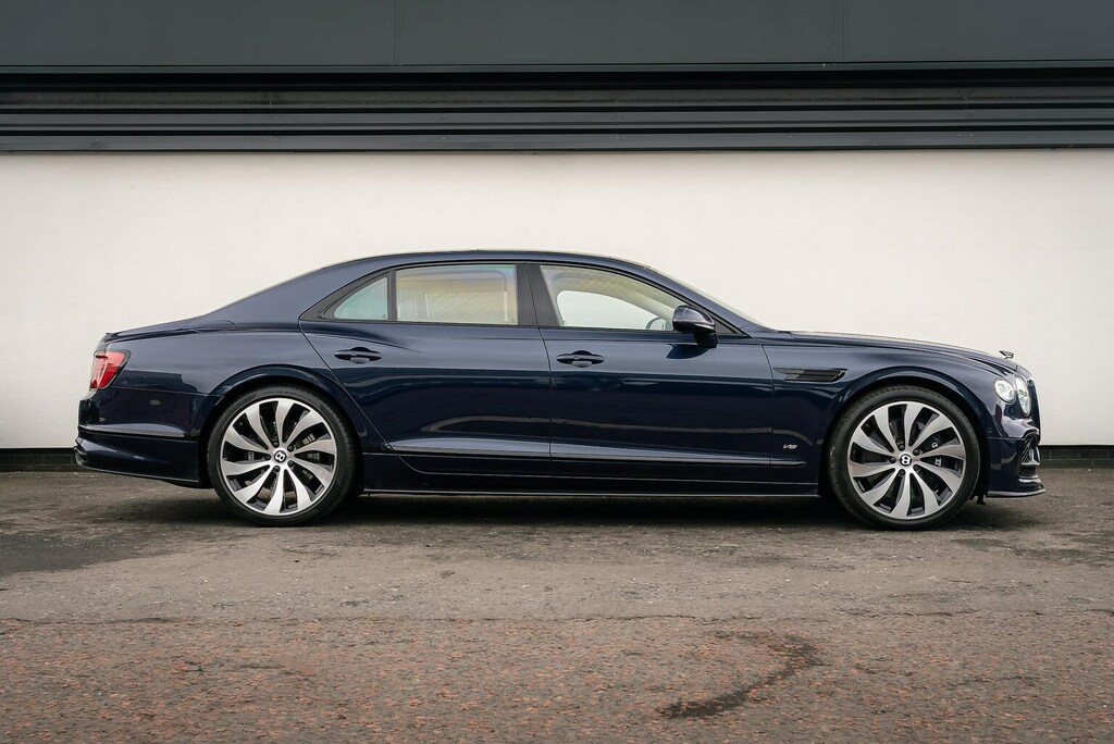 Bentley Flying Spur Hybrid #7