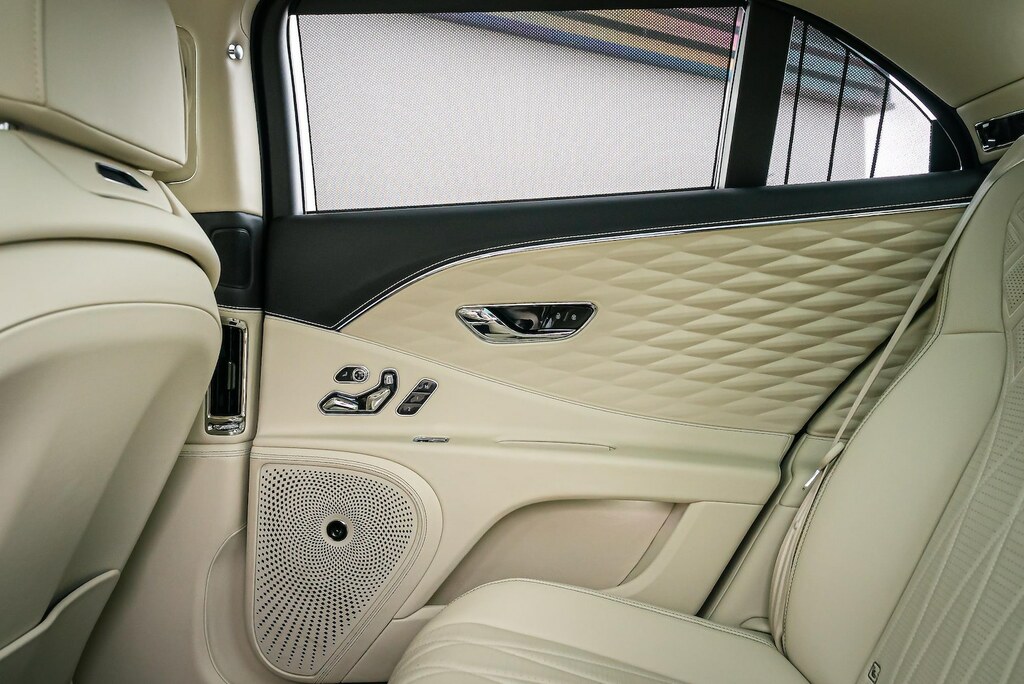 Bentley Flying Spur Hybrid #34