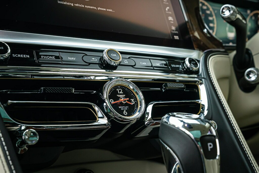 Bentley Flying Spur Hybrid #21