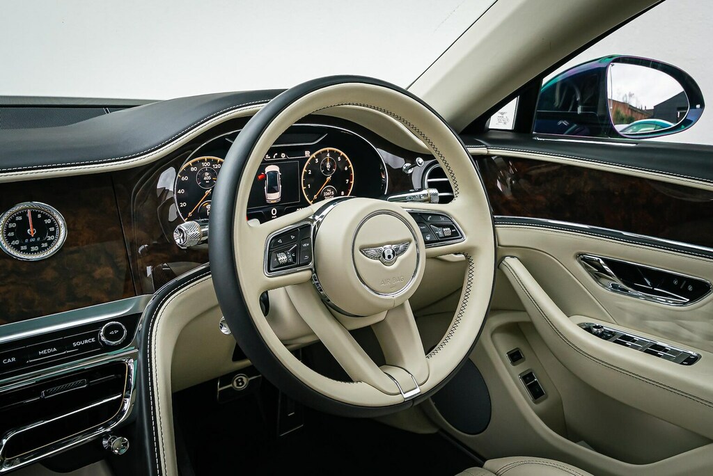Bentley Flying Spur Hybrid #24