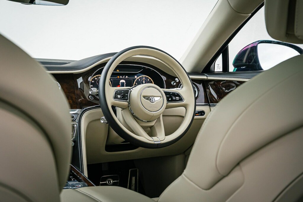 Bentley Flying Spur Hybrid #32