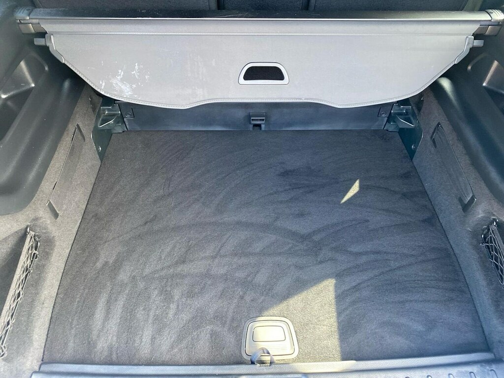 Mercedes-Benz GLB Class Glb White #17