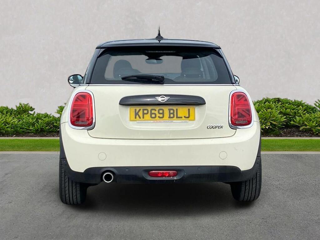 Mini Hatch 1.5 Cooper Classic Hatchback Eur KP69BLJ White #4