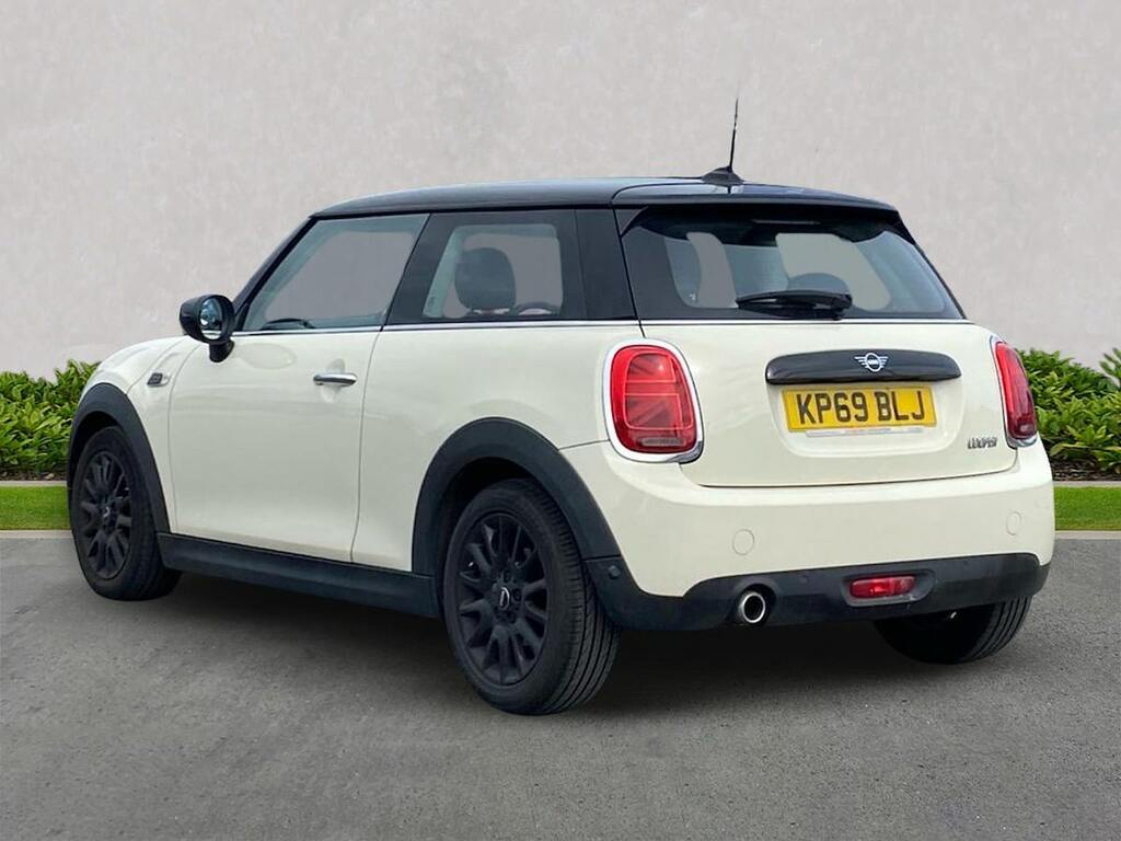 Mini Hatch 1.5 Cooper Classic Hatchback Eur KP69BLJ White #2