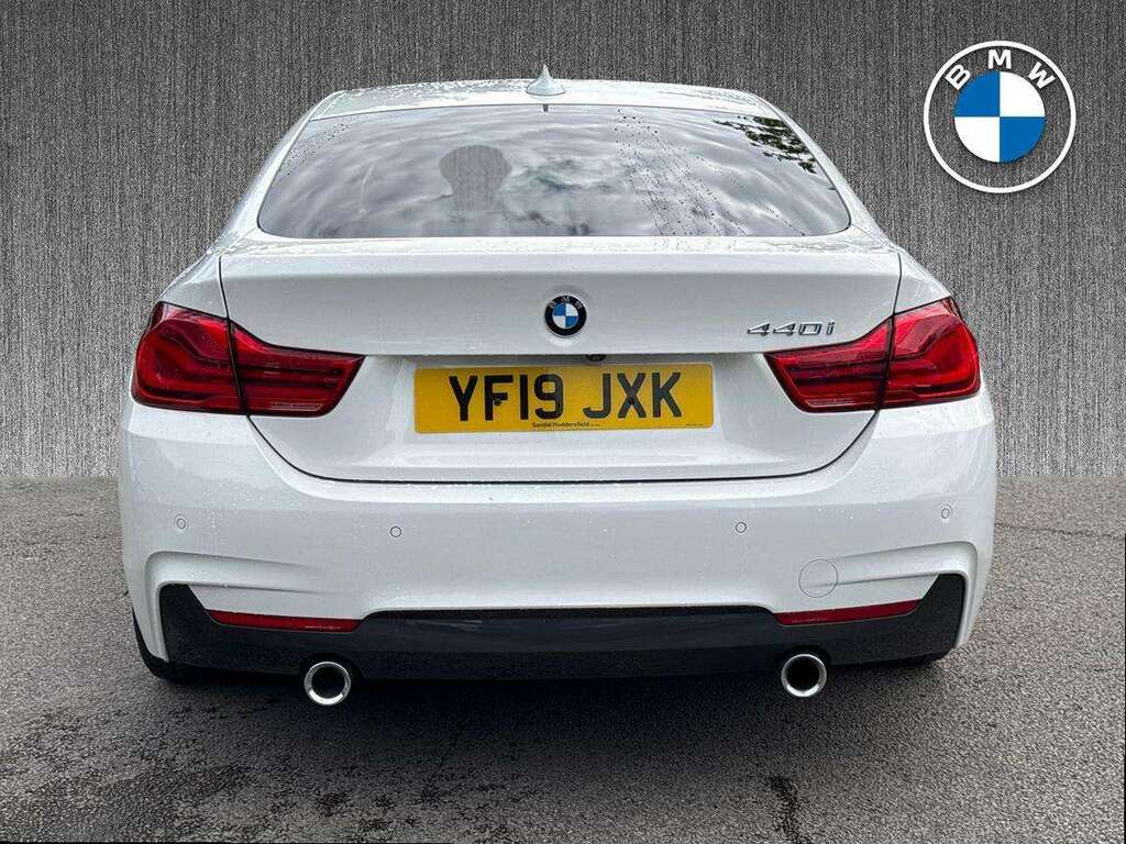 BMW 4 Series 440I M Sport Professional Media White #4