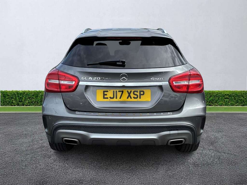 Mercedes-Benz GLA Class Gla 200D 4Matic Amg Line Premium Plus EJ17XSP Grey #4