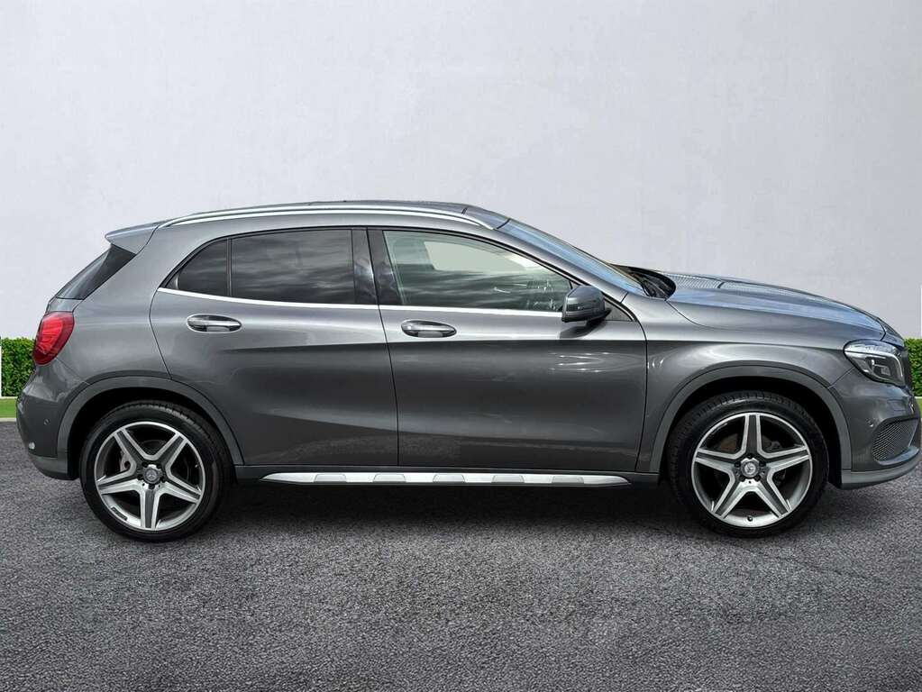 Mercedes-Benz GLA Class Gla 200D 4Matic Amg Line Premium Plus EJ17XSP Grey #3