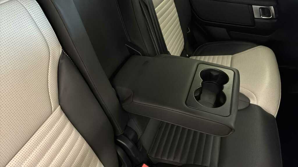Land Rover Discovery Dynamic Hse Brown #31