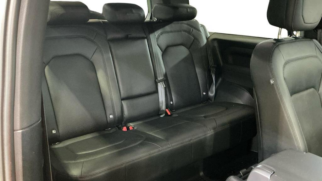 Land Rover Defender 3.0 D300 Mhev 75Th Limited Edition Suv #4
