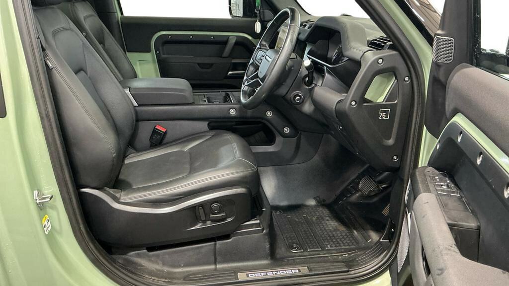 Land Rover Defender 3.0 D300 Mhev 75Th Limited Edition Suv #3