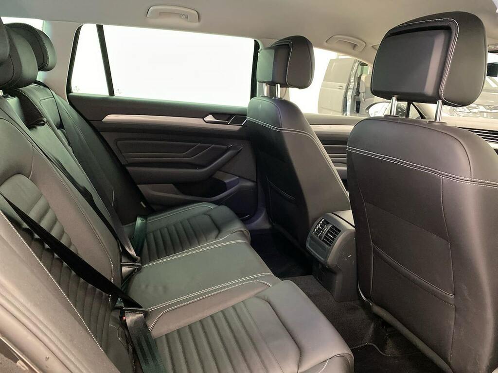 Volkswagen Passat R-line Blue #37