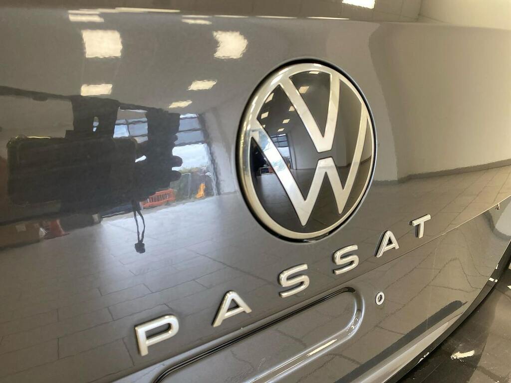 Volkswagen Passat R-line Blue #35