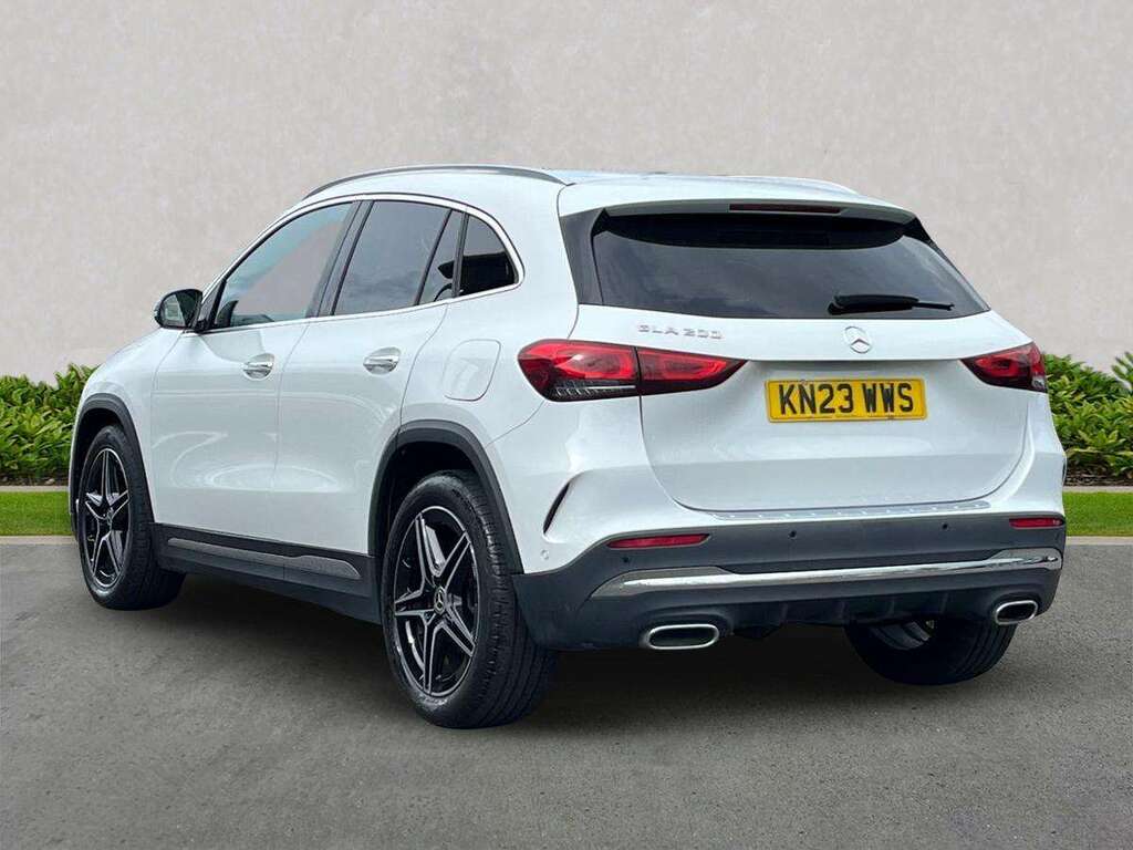 Mercedes-Benz GLA Class Gla 200 Amg Line Premium #2