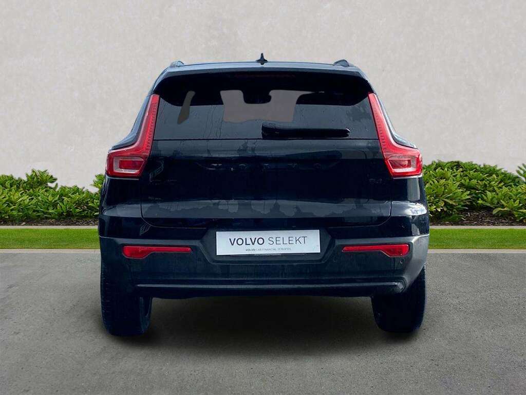 Volvo XC40 2.0 B4p Plus Black Edition  #4