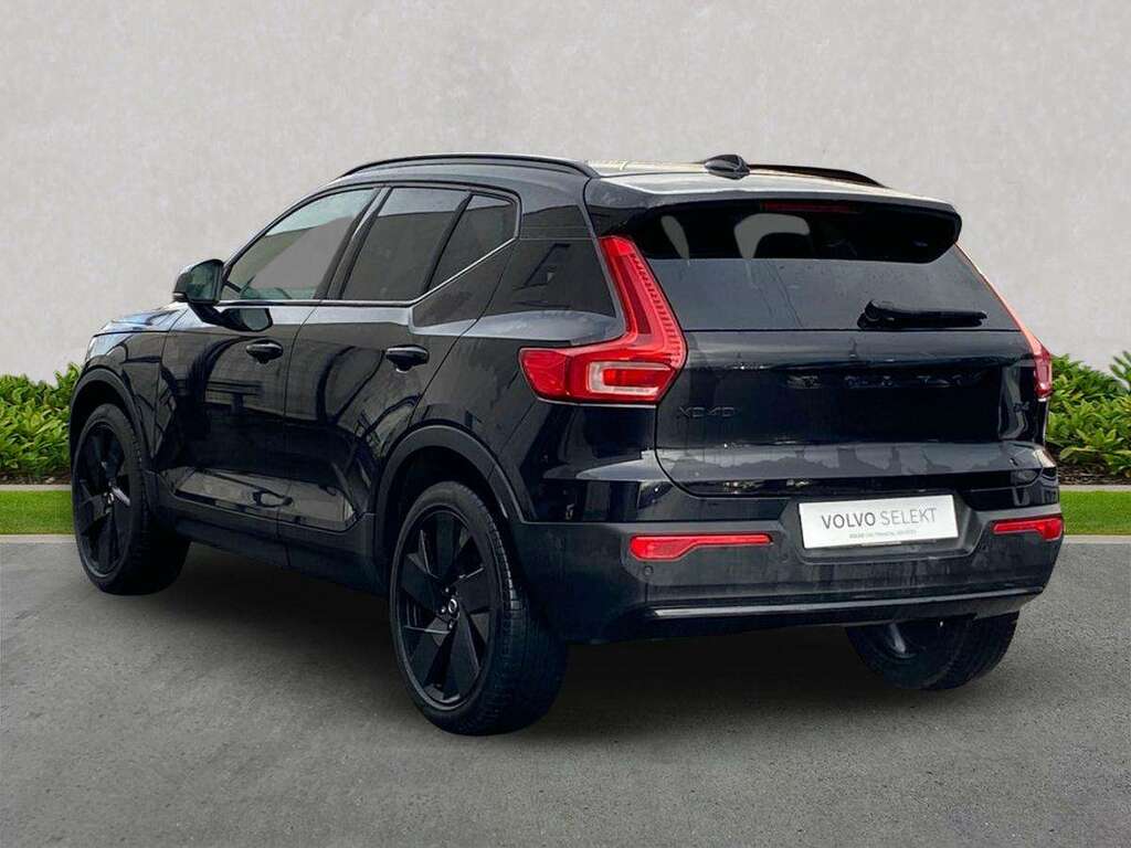 Volvo XC40 2.0 B4p Plus Black Edition  #2