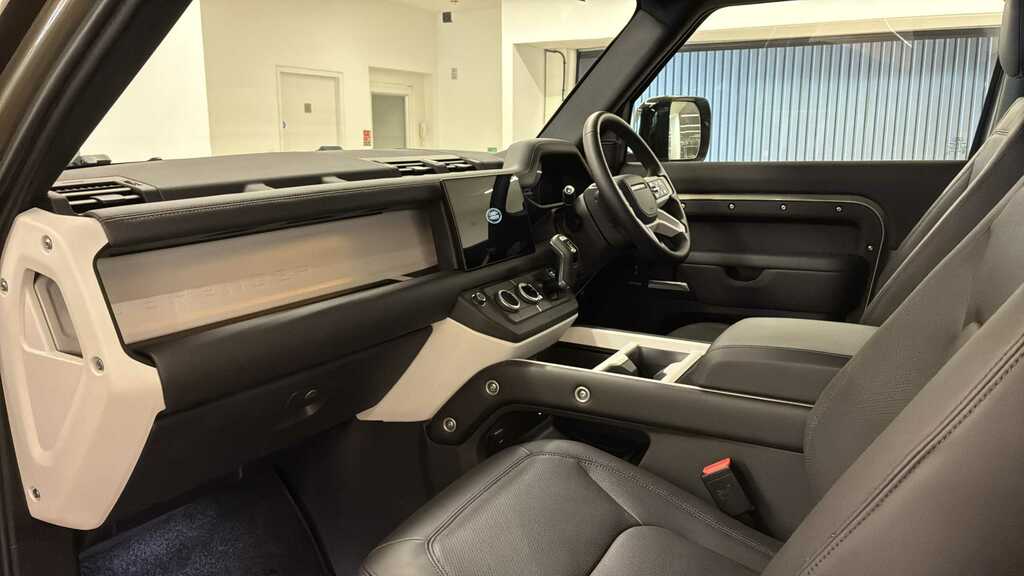 Land Rover Defender 90 3.0 D250 X-dynamic Hse 90  #3