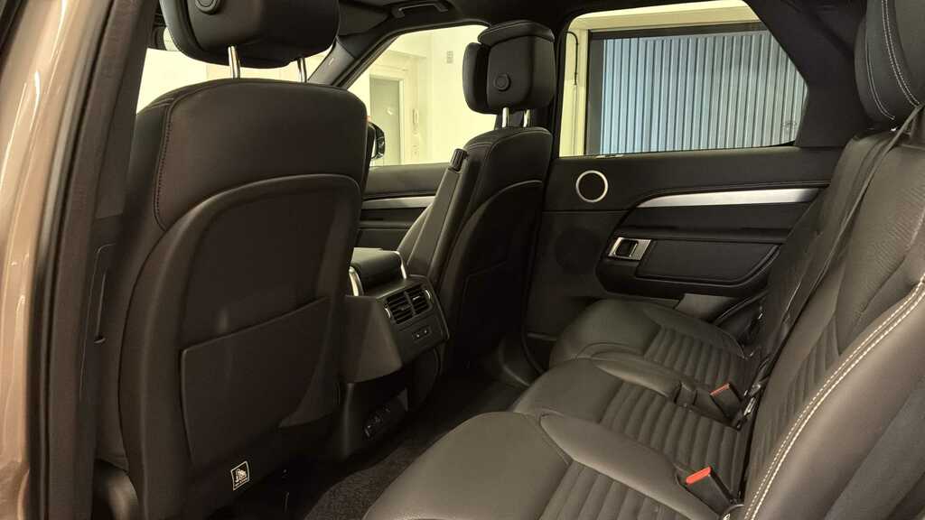 Land Rover Discovery 3.0 D350 Dynamic Hse #4