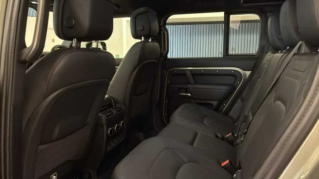 Land Rover Defender 110 3.0 D350 X-dynamic Hse 110 7 Seat #4