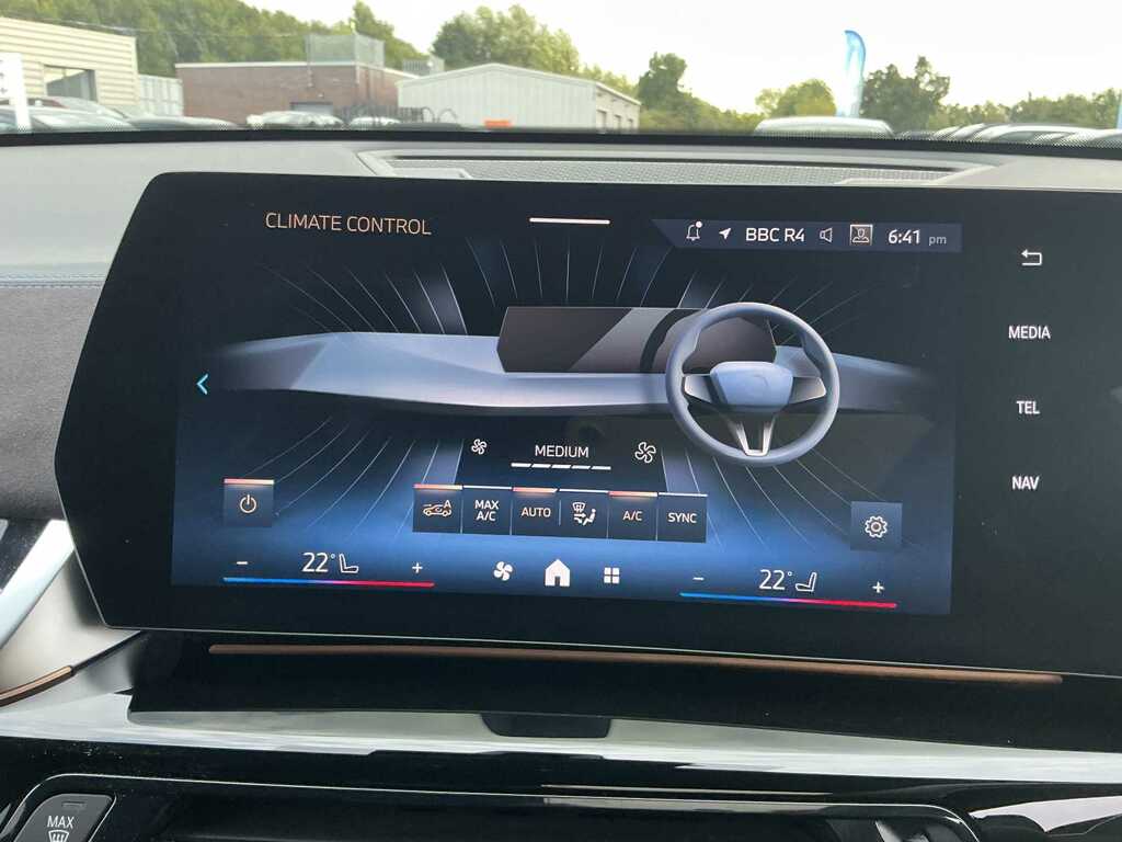 BMW iX2 M Sport Tech 22Kw White #11