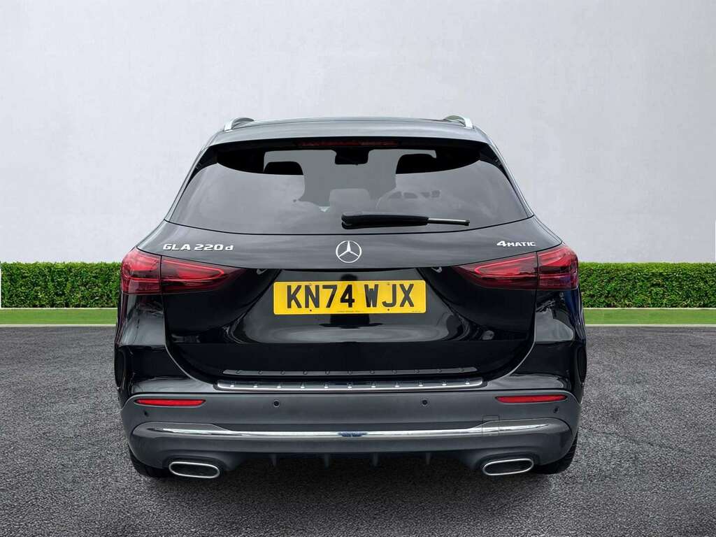 Mercedes-Benz GLA Class Gla 220D 4Matic Amg Line Premium Plus #4